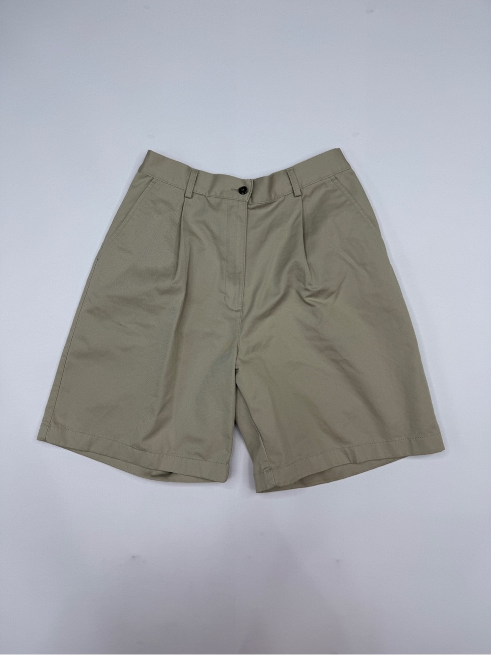 L.L. Bean Pleated Chino Shorts Women's Size 10 Khaki Tan Comfort Waist